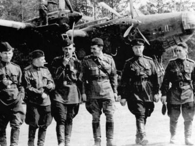 Pe-8 crew