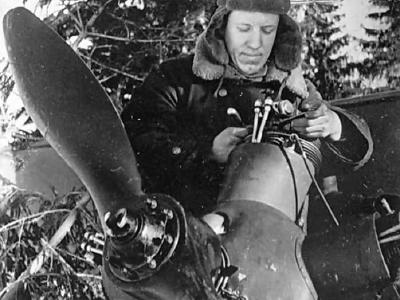 Polikarpov Po-2 engine maintenance