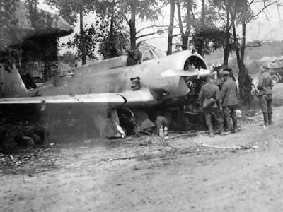 Captured R-10 „9” of the 46 OKAE 5