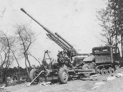 STZ-5 and AA gun Russia 1941