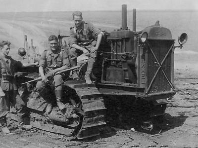 Wehrmacht infantry and Stalinetz S-60