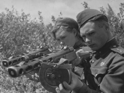 Soldiers with PPSh-41