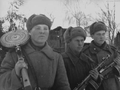 Soviet soldiers 27