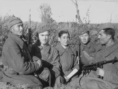 Soviet soldiers 29