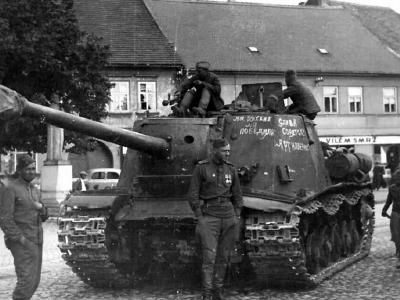 Soviet assault gun ISU-122S