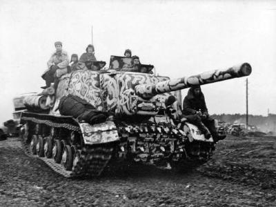 ISU-122 with winter camouflage 2