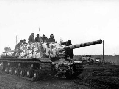 ISU-122 with winter camouflage