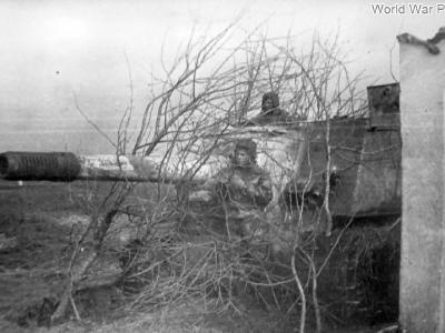 Soviet self-propelled gun ISU-152 2