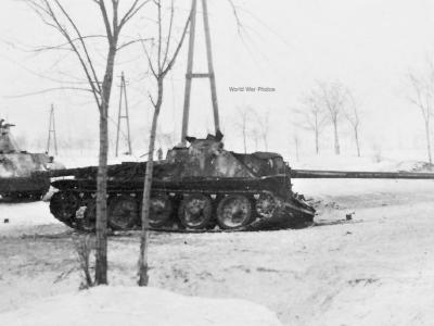 Destroyed SU-100 and Panther, Hungary 1944/45