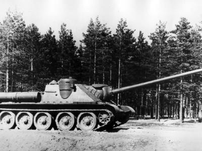Soviet tank destroyer SU-100, 1944