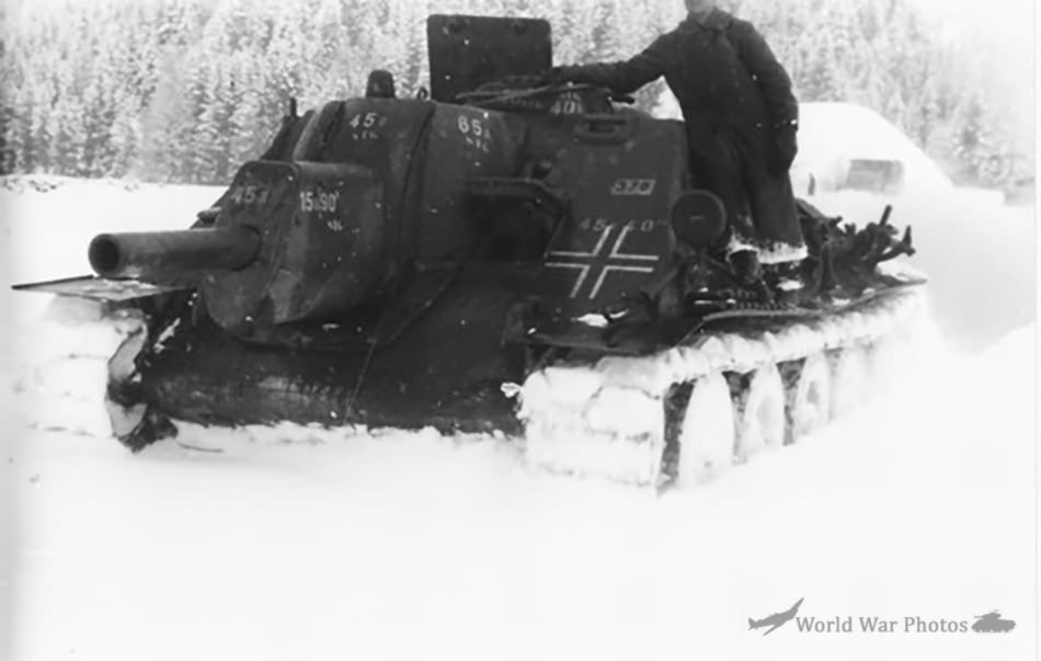 Су 1956 мир танков. Су-122 зимний камуфляж. Трофейные Су-122. Су 122 на фронте. Су 122 908.