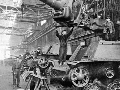 SU-152 assembly line