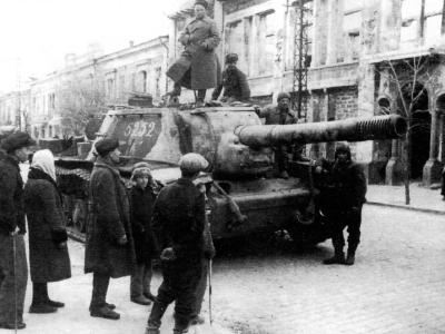 SU 152 5252 of the 1824th Heavy Self-Propelled Artillery Regiment Sevastopol April 1944
