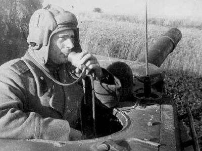 Commander of SU-152 gun