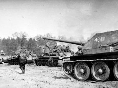 SU-85 and T-34-85 of the 9th Mechanized Corps