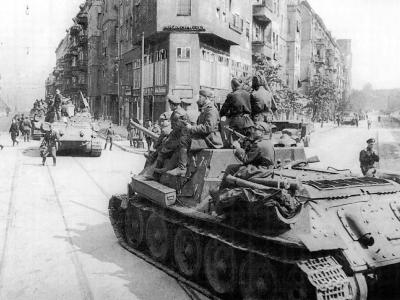 SU-85 guns in Berlin, May 1945