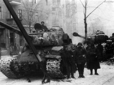 IS-2