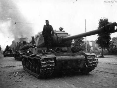 IS-2 tanks in Vyborg 1944