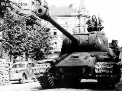 IS-2 od the Czechoslovak 1st Tank Brigade, Prague May 1945