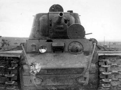 Tank KV-1 model 1942 front view