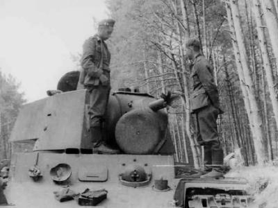 KV1 heavy tank eastern front photo