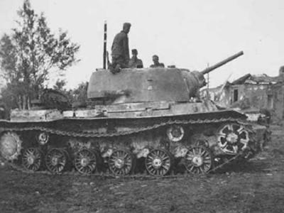 KV1 model 1942 with cast turret