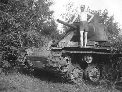 KV1 tank Schaulen in Lithuania 1941