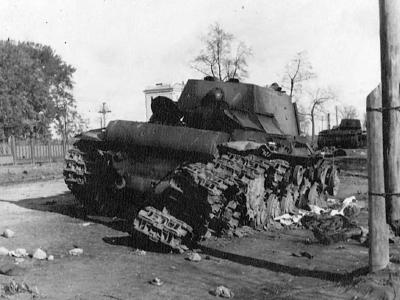 Soviet heavy tanks Kliment Voroshilov KV-1