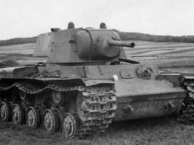 Kliment Voroshilov KV1 tank model 1940 – front view