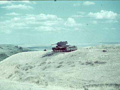 KV-1 tank, color photo 2