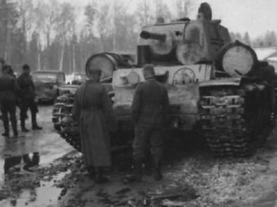 German tank KV-1 (КВ-1) of unknown Wehrmacht unit – front