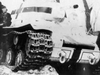 German KV-1 with winter camo