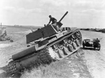 KV-1 model 1941 with add-on-armor abandoned by the Red Army