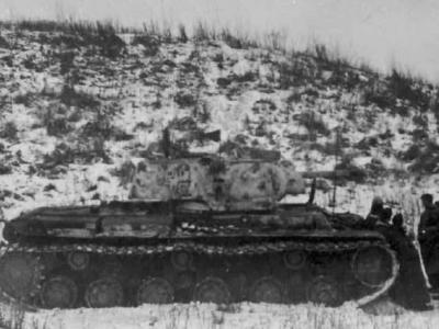 captured soviet KV-1 tank photo