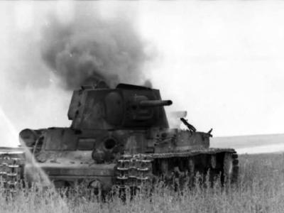 KV1 heavy tank destroyed