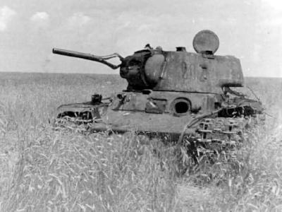 Tank KV-1 model 1942 #202 with blown up barrel