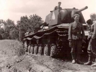 Heavy soviet tank KV-1