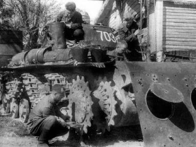 KV-1S from 31st Guards Heavy Tank Regiment 1944