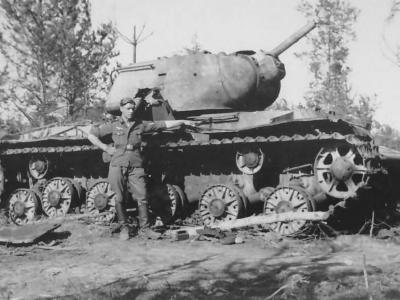 Soviet heavy tank KV-1S
