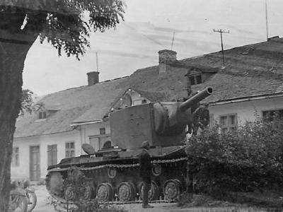 Abandoned russian KV 2 tank
