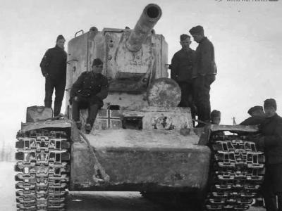 German KV-2 tank 25