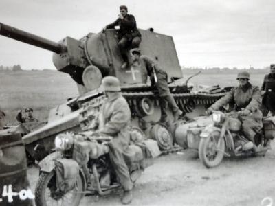 KV-2 heavy tank (model 1941) 4