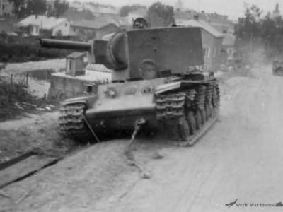 KV-2 tank 18