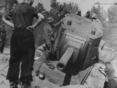 KV-2 tank 19