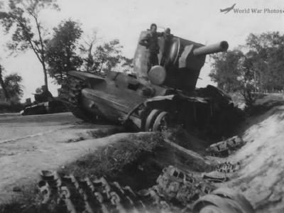 KV-2 tank 38