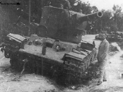 KV-2 tank 85