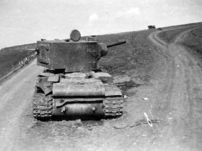 KV2 slipped off the road – rear view
