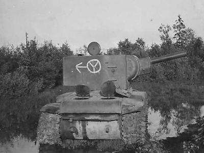 KV2 with markings 12 Panzer division