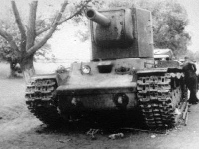 Kliment Voroshilov 2 tank