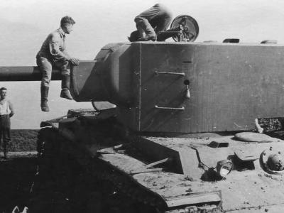 Soviet heavy tank KV-2 Kliment Voroshilov
